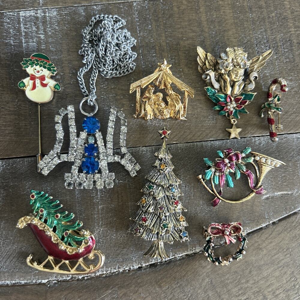 LOT of Of 9 Vtg Christmas Brooches